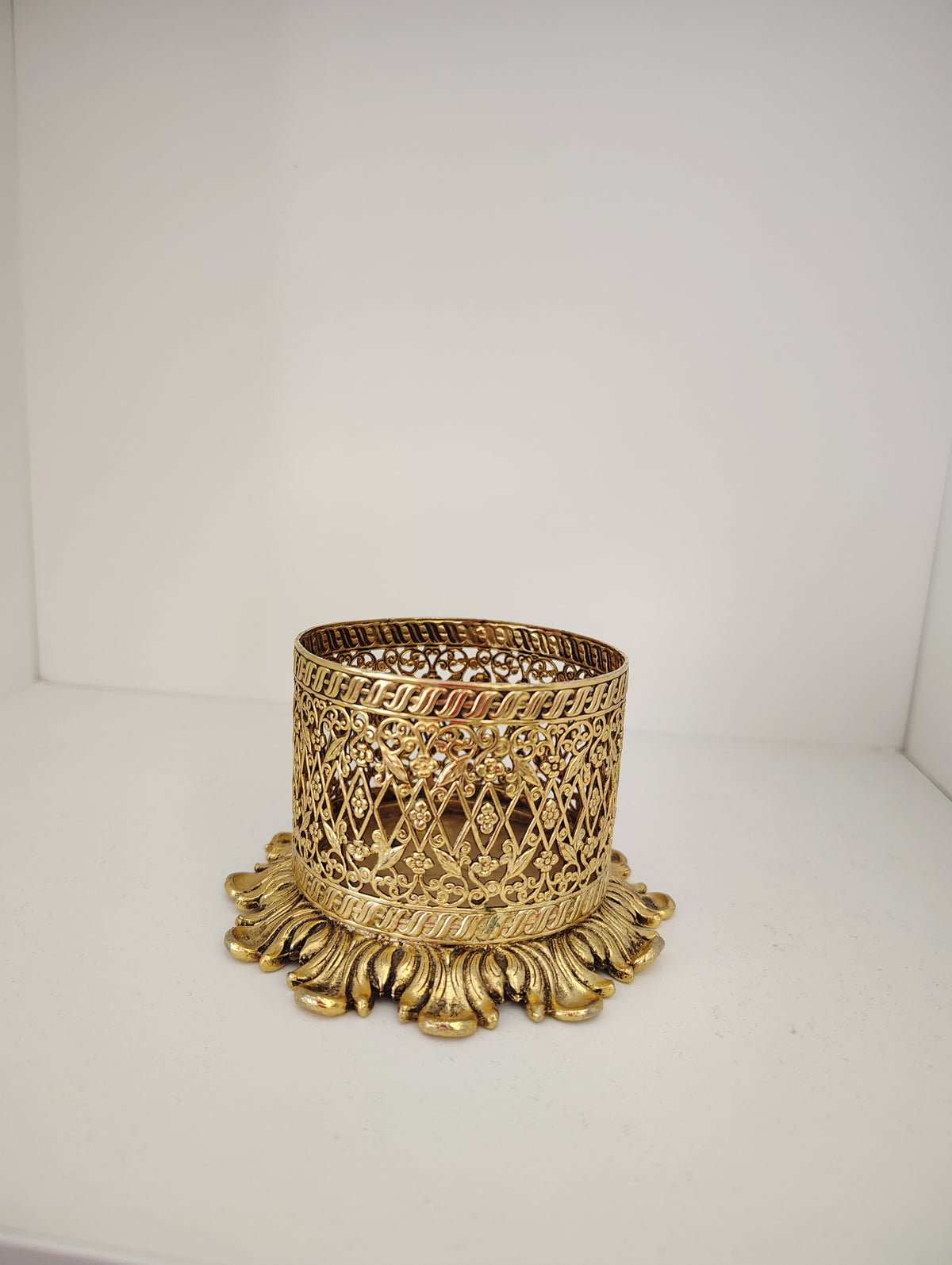 Vintage Stylebuilt Hollywood Regency Filigree Cup