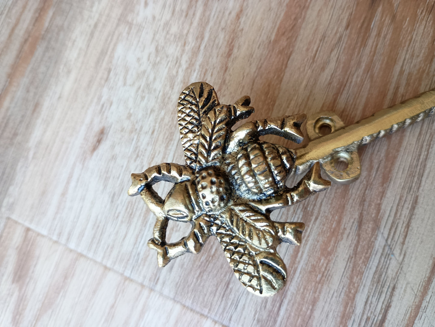 Brass bumblebee wall hook