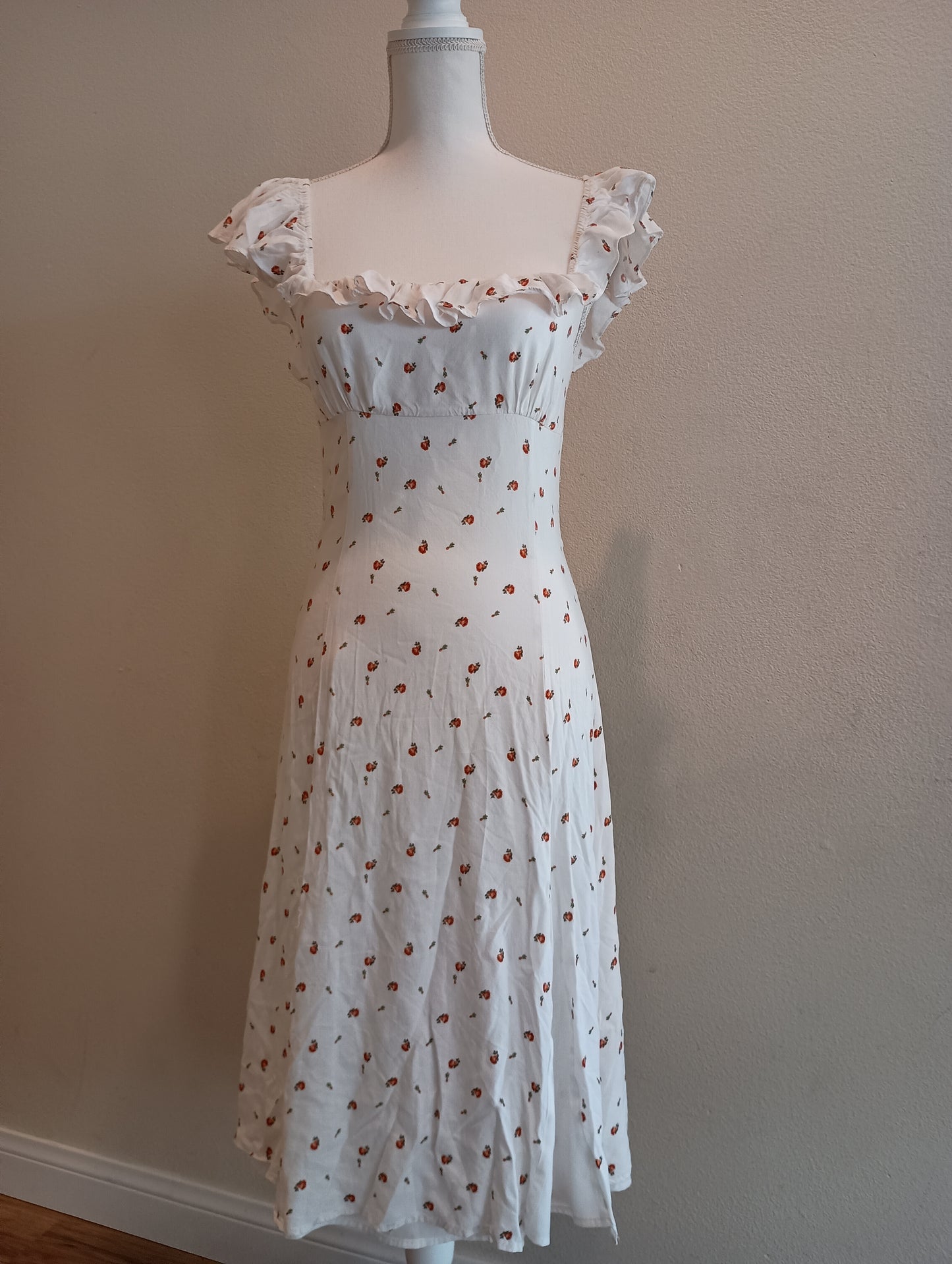 White flowers long dress in women's medium, vintage