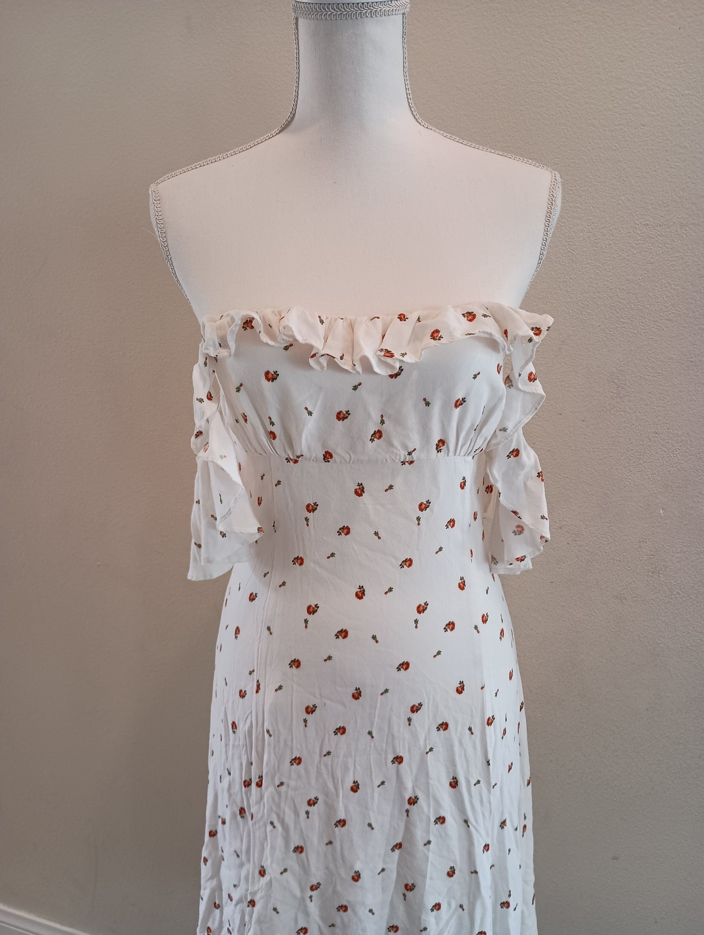 White flowers long dress in women's medium, vintage